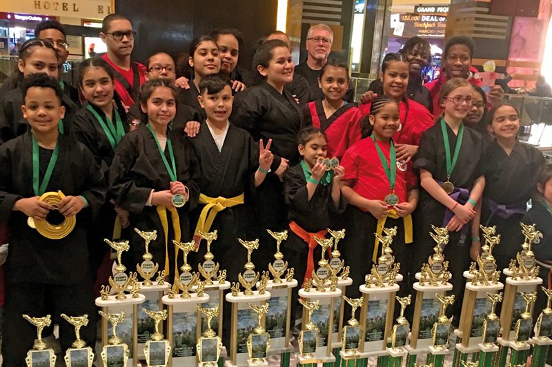 Estudiantes no tienen donde practicar karate 2 23 MartialArtsMilagrosMarte 2