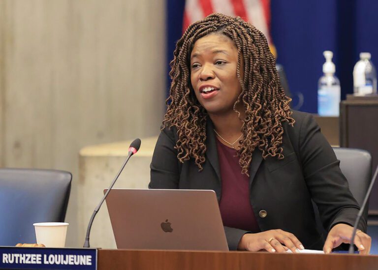 Abordan aumento de inmigrantes indocumentados