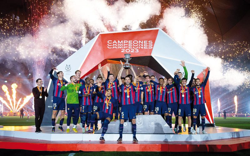 Barca levanta la Supercopa