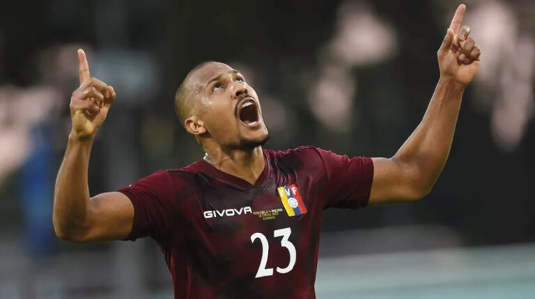Salomón Rondón se acerca a River