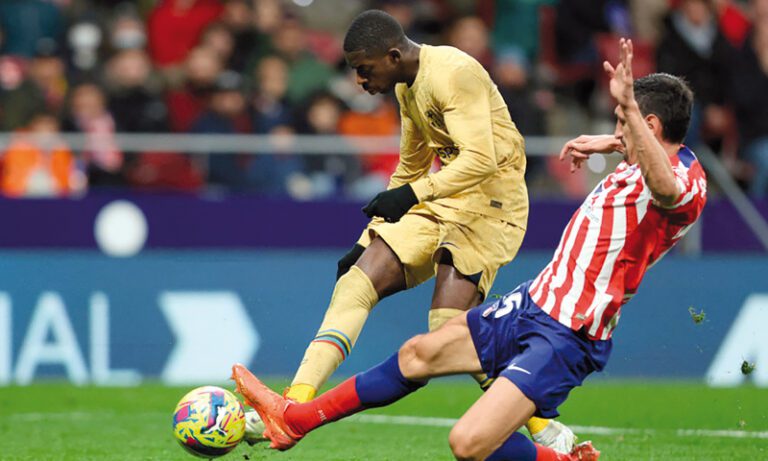 El Barça se aferra al liderato