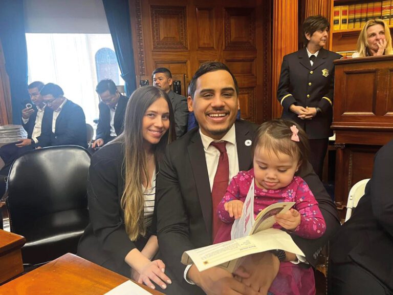 Latinos también hacen historia en Massachusetts
