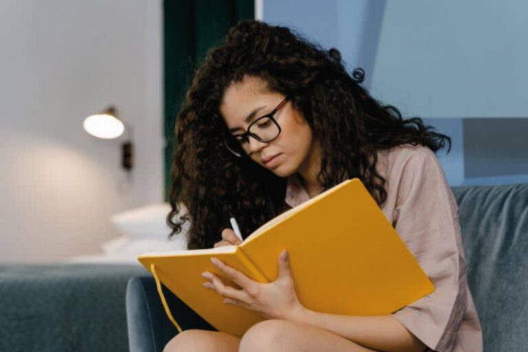 Lanzan concurso de ensayos  de retratos para estudiantes