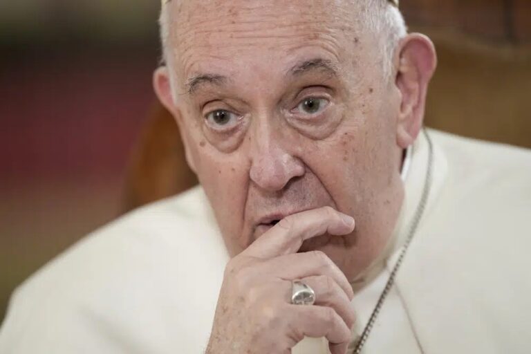 “Ser homosexual no es un delito”, dice papa