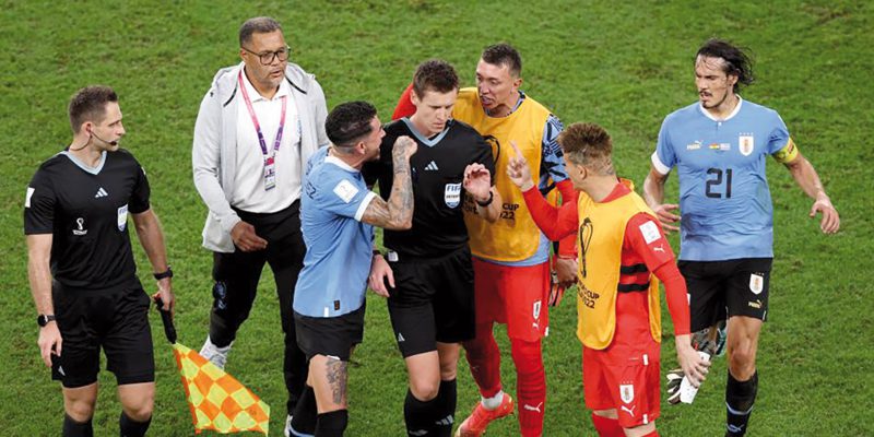 La FIFA ha sancionado con cuatro partidos a José María Giménez tras el comportamiento del defensa a la conclusión de la participación de Uruguay en el pasado Mundial de Qatar, donde la celeste no logró pasar a los octavos de final.