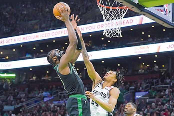 Jaylen Brown jugador de los Celtics