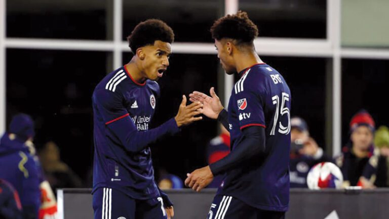 New England Revolution derrota a Houston Dynamo.