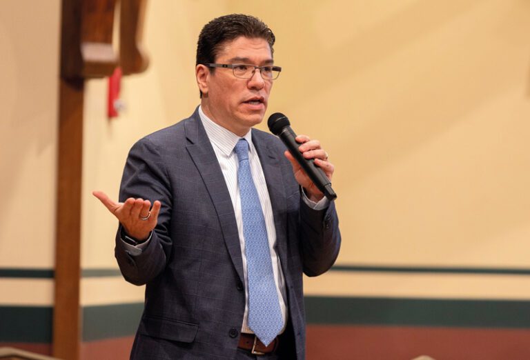 Primer Rector latino en Massachusetts