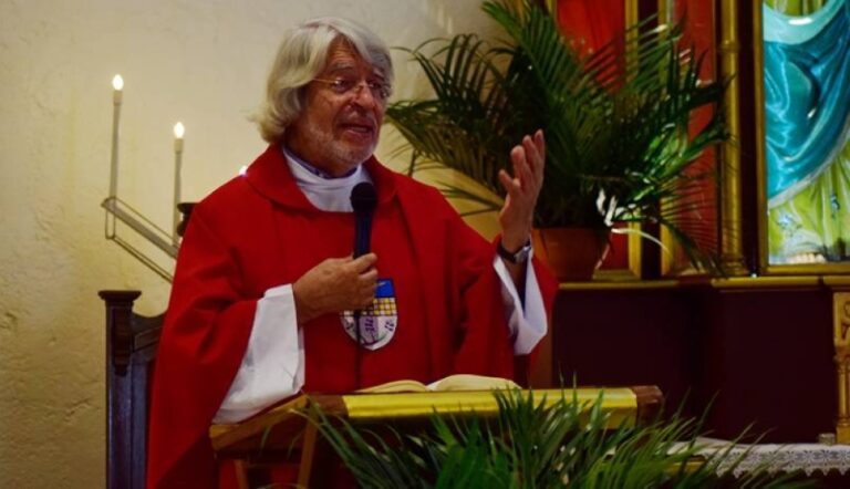 El Salvador: ordenan captura de sacerdote por violación