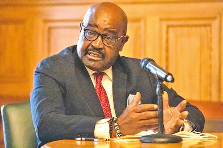 Cáncer de próstata afecta más a negros e hispanos