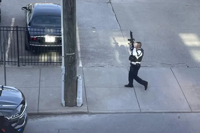 Cuatro muertos en tiroteo en banco en Louisville, Kentucky