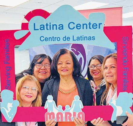 11 LatinasCenterMaria Diadela MujerLynn 2