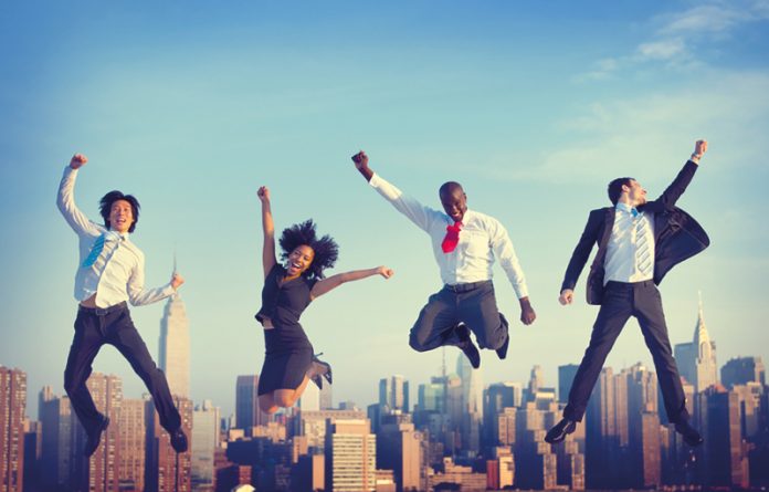 4-4daywork2 Workers celebrating 4 day work week