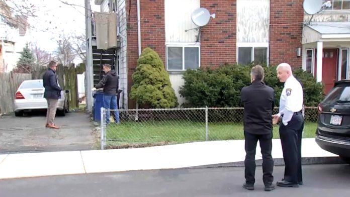 Policia de Revere investiga bebe encotrado en basurero