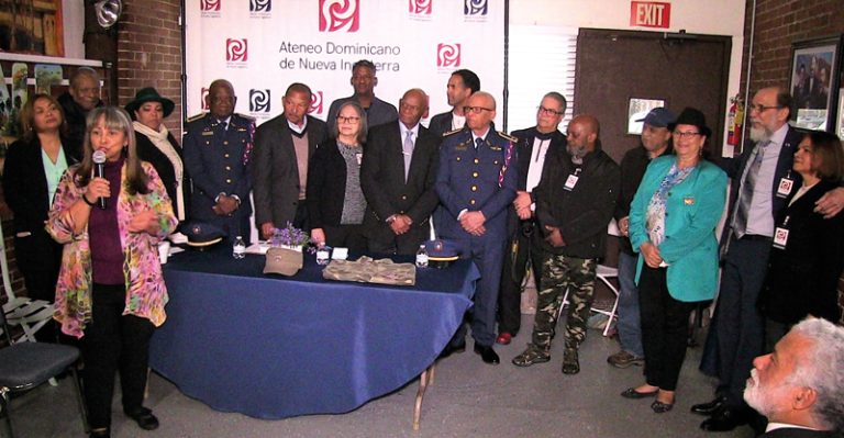 Dominicanos en emotiva celebración por 58 aniversario de Revolución de Abril
