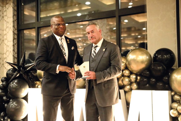 Luis Cruz gana Premio