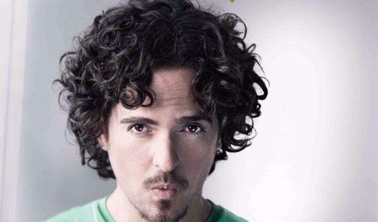 Tommy Torres Estar De Moda No Esta De Moda