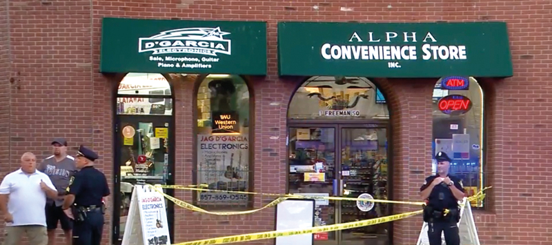 Alpha Convenience Store en Lynn