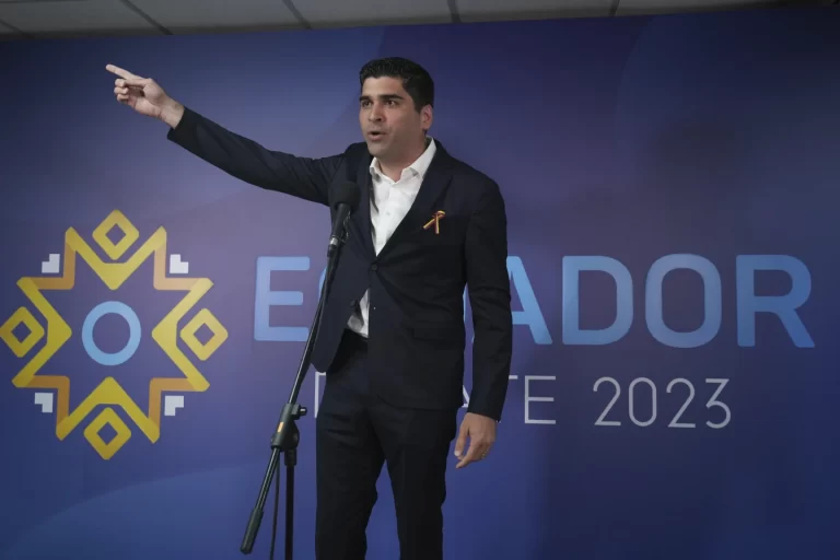 Ecuador realiza el debate presidencial pese al asesinato del candidato Villavicencio