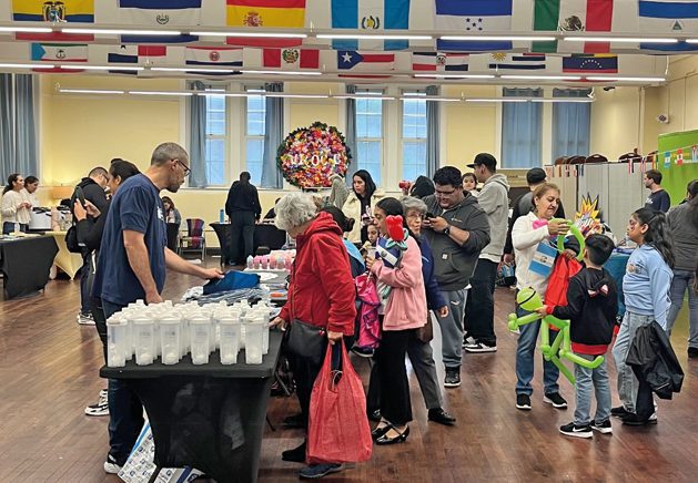 Massachusetts Health Connector celebró con éxito un evento gratuito con musica, comida y un show de talentos para celebrar el mes de la Cultura Hispana en el Centro Cultural  Verónica Robles en East Boston.