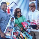 Mision Pais recaudando juguetes para Republica Dominicana