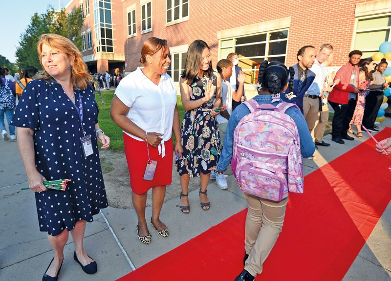 Michelle Wu da la bienvenida al año escolar