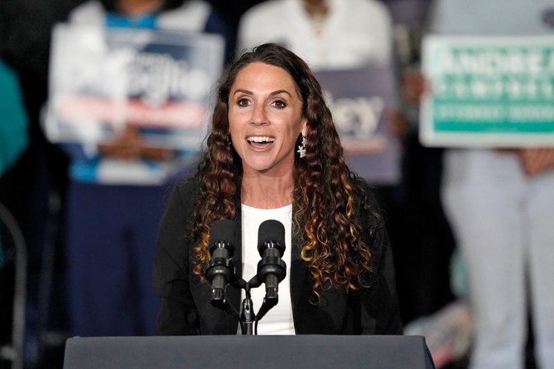 Pide apoyo para auditar Legislatura de Massachusetts 1 Auditora estatal Diana DiZoglio