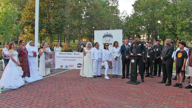 Marcha de las Novias contra los feminicidios