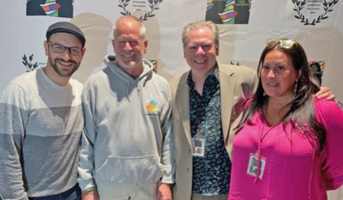 De izquierda derecha: Juan Carlos Rivera, Howard Amidon, Jerry Blantz y Michelle Rivera.