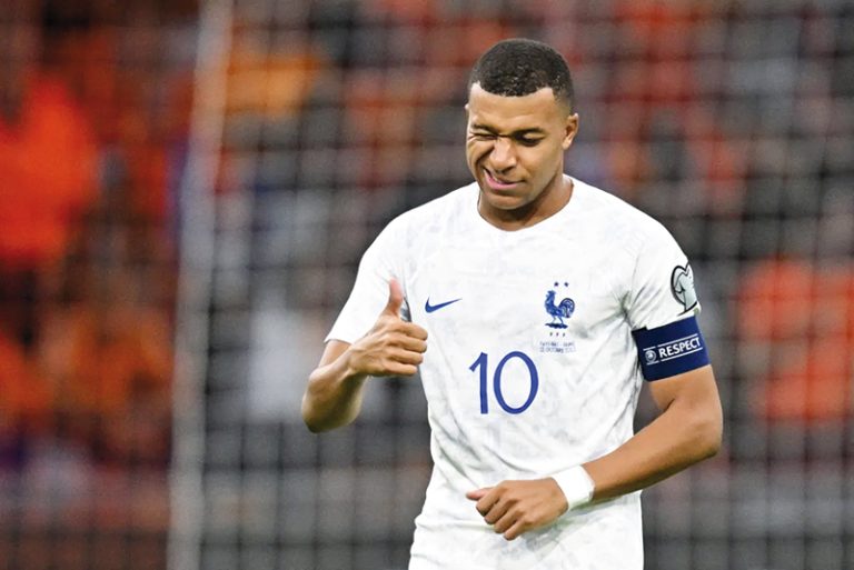 Mbappe goleador Kylian Mbappe superó a Messi y Cristiano en llegar a 42 goles con su selección