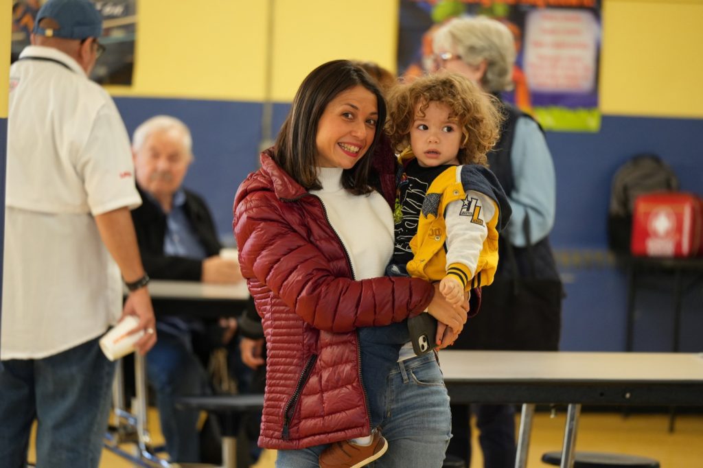 En fotos: Cientos de venezolanos salieron a votar en Massachusetts 9 WhatsApp Image 2023 10 22 at 8.36.26 PM 9