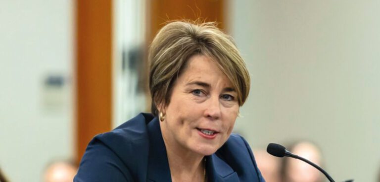 Gobernadora Maura Healey