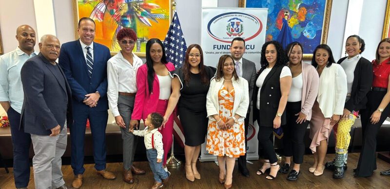 La Fundación Dominicana del Arte y la Cultura de Boston (FUNDOARCU) celebró su 20 aniversario con una ceremonia en un restaurante de esta ciudad en la que se tomó juramento a la nueva Junta Directiva para el período 2023-2025.
