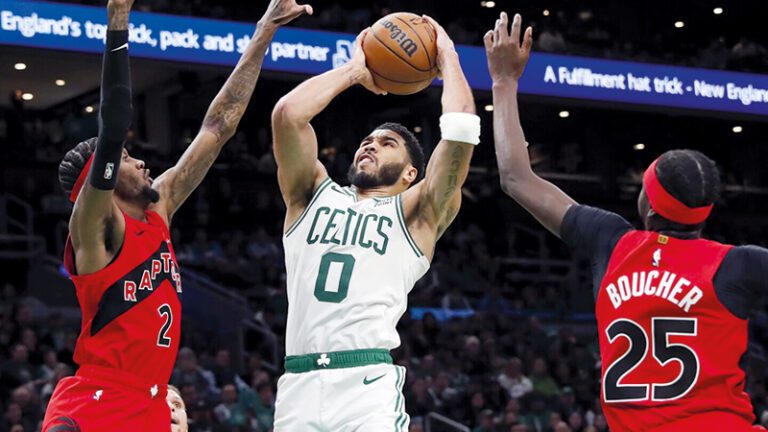 Jayson Tatum contra los Toronto Raptors