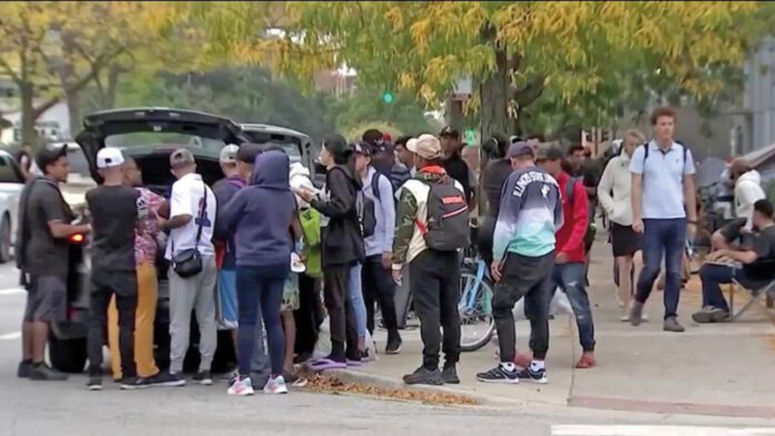 Gente buscando refugio en Massachusetts