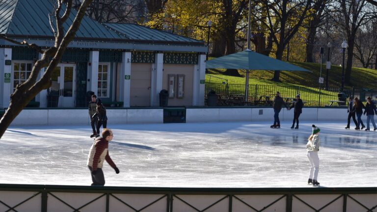 A desempolvar los patines: Frog Pond abre su pista de hielo
