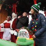 Alcaldesa encienden árboles navideños en todo Boston