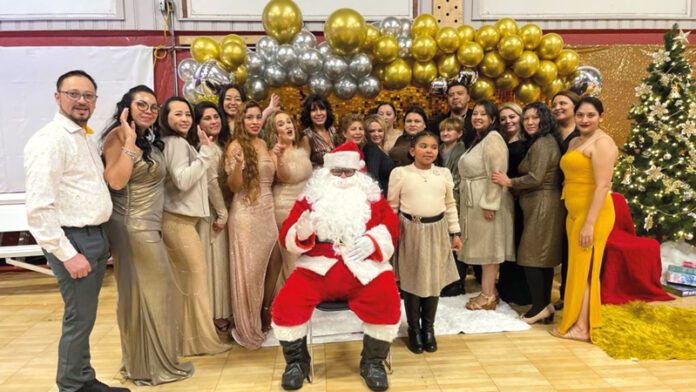 Latinos Unidos de Massachusetts (LUMA) Celebra fiesta navideña