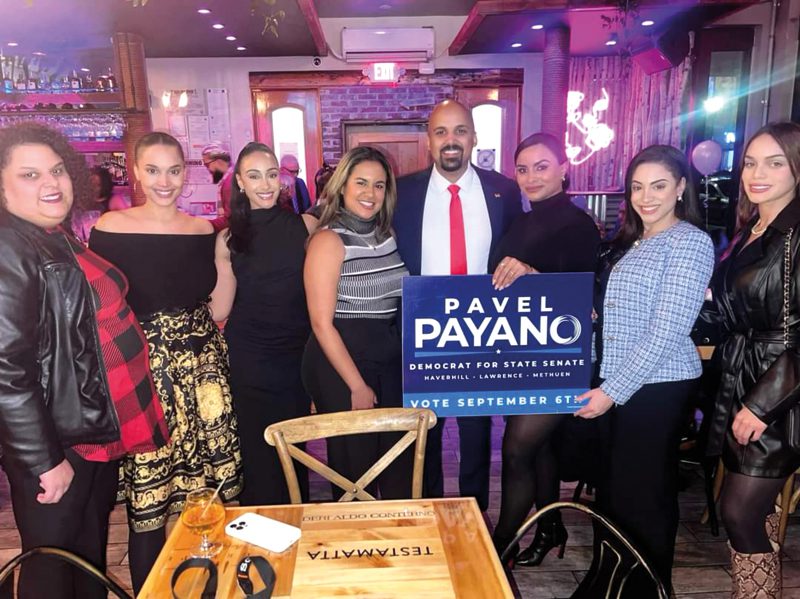 El Senador estatal, Pavel Payano, recibió una de las más calurosas recepciones en Terra Luna no sólo por su cumpleaños sino por su campaña a la reelección.
