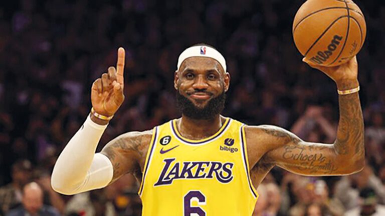 LeBron James rompe récord histórico en la NBA