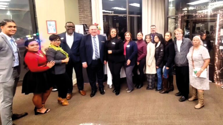 Comerciantes celebraron Navidad con Community Credit Union de Lynn