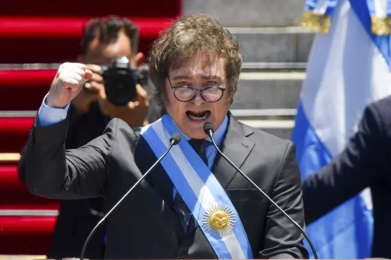 Javier Milei asume la presidencia de Argentina; anuncia un ajuste doloroso