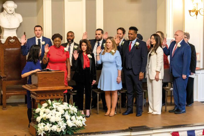 La ceremonia inaugural del nuevo Concejo Municipal tuvo como oradora principal a la alcaldesa Michelle Wu