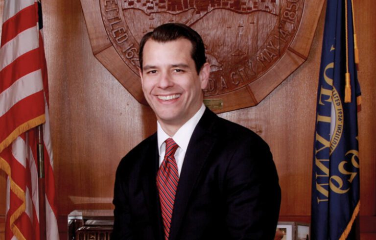 El alcalde de Lynn, Jared Nicholson