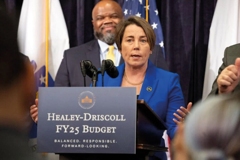 Gobernadora Maura Healey