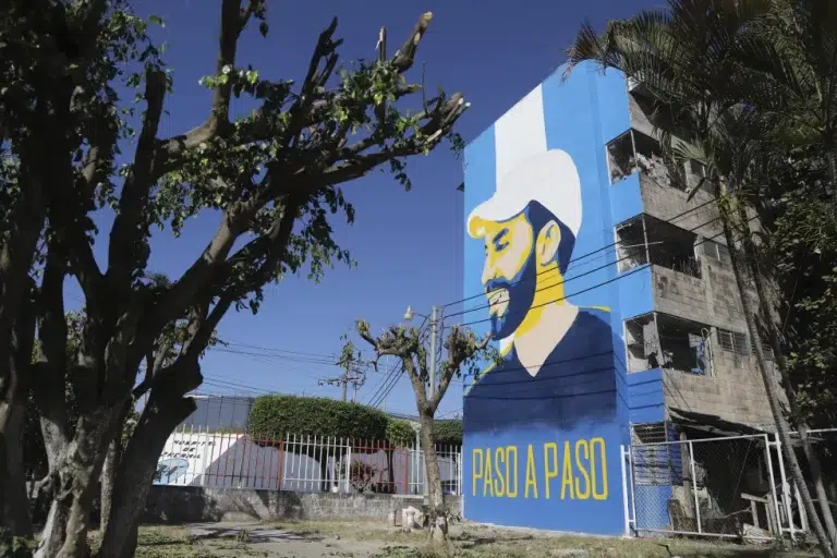 Quiénes son los contrincantes de Nayib Bukele en las elecciones de El Salvador