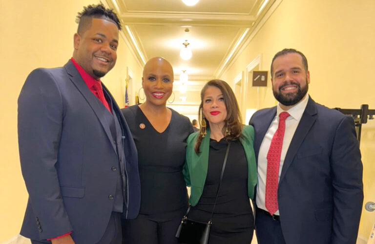 Líderes dominicanos visitan el Capitolio