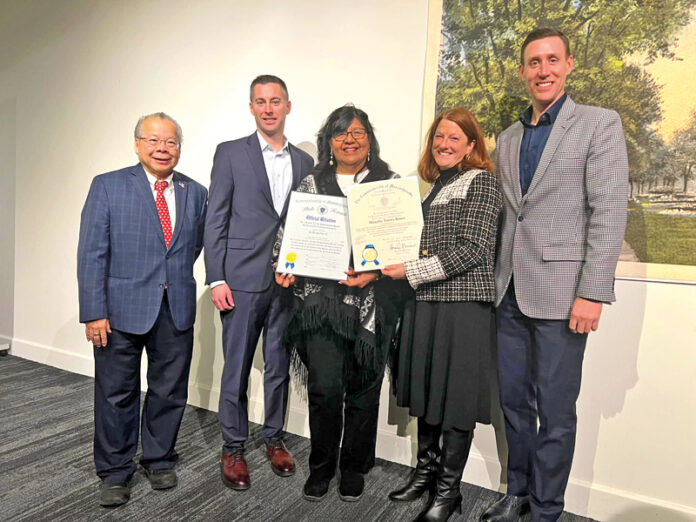 Magalie Torres-Rowe, una educadora de origen peruano con muchos años de trabajo en las escuelas públicas de Lynn y con un activismo comunitario que rompe barreras, fue galardonada como “Persona del Año 2023” por Essex Media Group