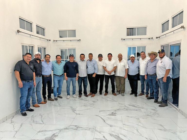 Salvadoreños de la diáspora quieren invertir en su país