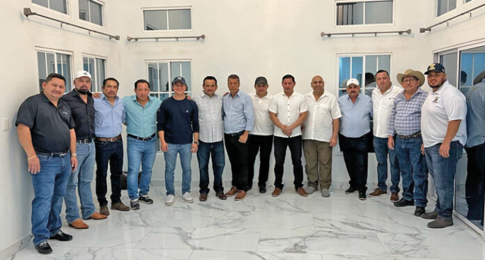 Salvadoreños de la diáspora quieren invertir en su país